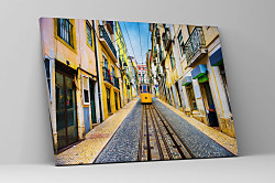 Obraz Žltá električka v portugalskom Lisabone 1660